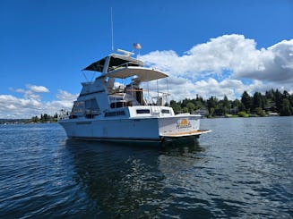 Experience Seattle in Style: 42ft updated Yacht for fun with friends and family!