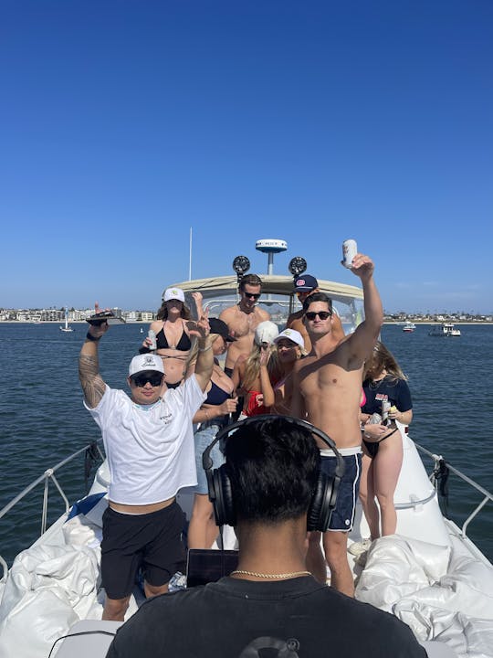 40ft Mission Bay Party Yacht/whale watching-fully licensed charter-BYOB 12 guest