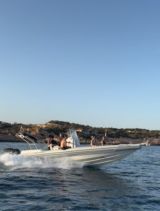 Réservez dès maintenant votre voyage et vous pourrez profiter de l'eau cristalline des îles grecques 