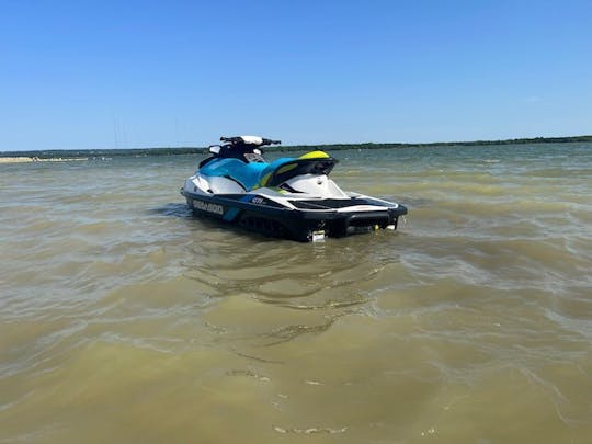 Jet Skis for hourly and daily Rental in Crosby TX