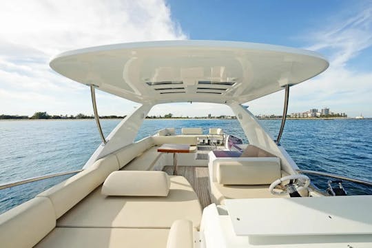 Iates a motor Azimut 60 Fly