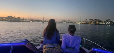 Bateau de croisière à moteur de 30 pieds | Location de bateaux pour de bons moments à Marina Del Rey