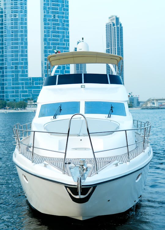 Nuevo y lujoso Majesty de 72 pies para 28 huéspedes en Dubai Marina Harbor 