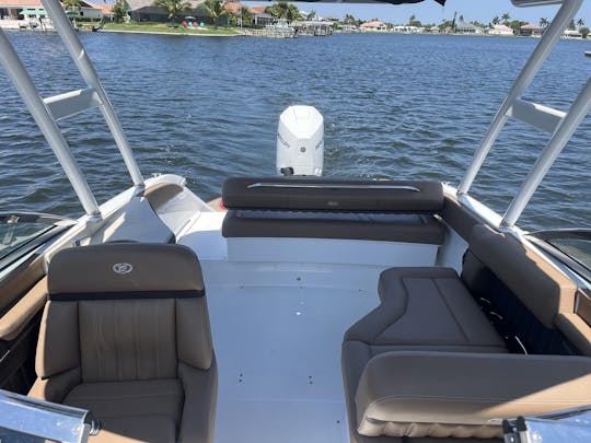 Barco Cobalt SC25 de 25 pés