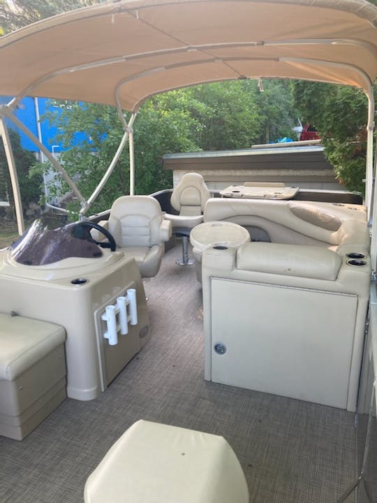 Bateau ponton Sylvan de 21 pieds pour 9 personnes