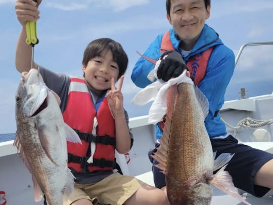 In shore Fishing in quiet ocean of Izu. Bring your fresh caught and dine here!!