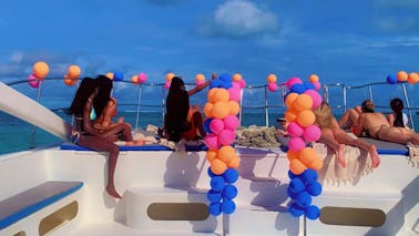 🛥🥂 Experiência VIP - Catamarã privado para aniversário de despedida de solteira em Puerto Plata