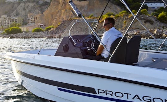 Protagon 600 Boat Rental Altea, Spain