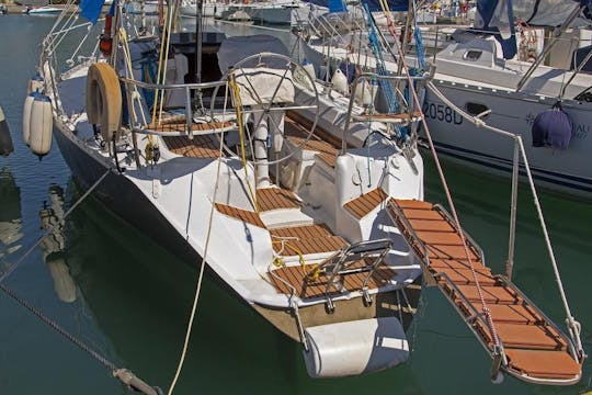 Kirie - Feeling 1100J Sailboat in Kalamata, Greece