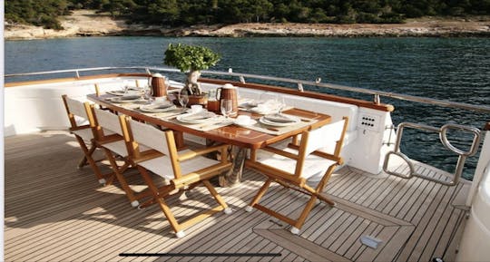 Charter a motoryacht Maiora 27 rental in Bodrum, Turkey