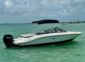 Aproveite e explore as águas de Islamorada em nosso Searay Bowrider de 21 pés!