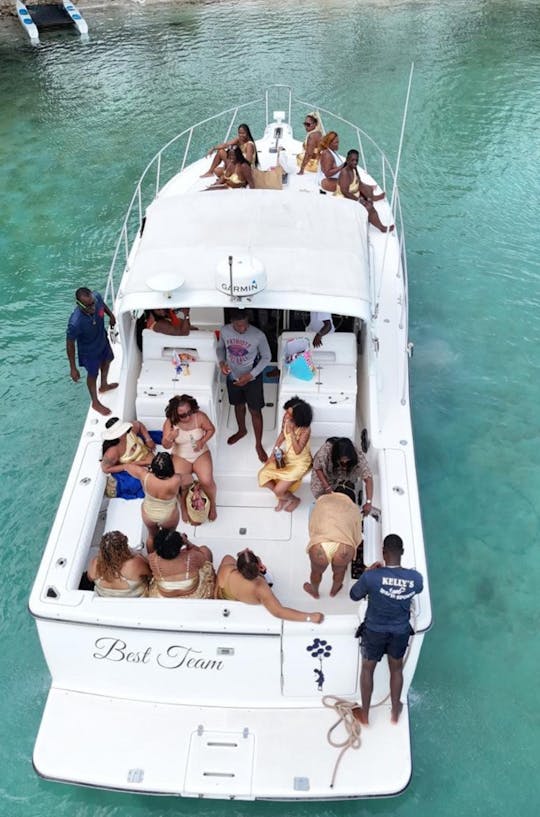 Aventura privada de pesca em alto mar com bar aberto e muito mais