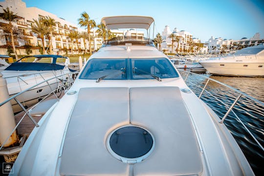 Le luxe redéfini : location d'un yacht Azimut de 45 pieds au départ de la marina de Dubaï