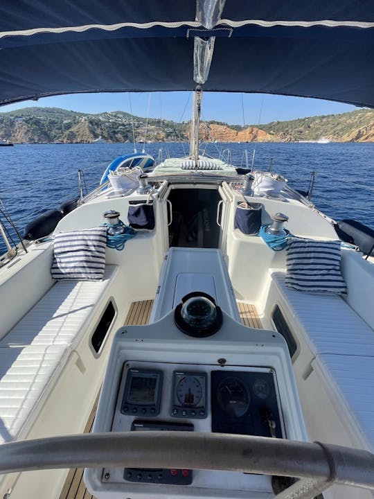 Aluguer de vela 50' Beneteau Gybsea em Ibiza