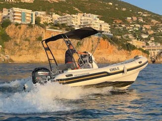  🛥 Explora Vlorë en un RIB de 6 m, ¡sin necesidad de licencia!