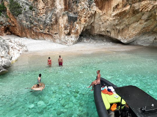 Coastal Cruiser: explora las aguas de Vlora con el estilo y la comodidad de un barco Olympia