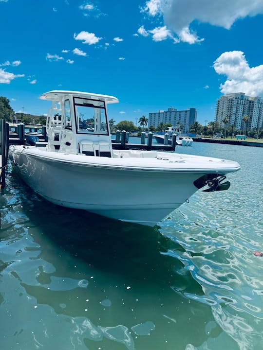 RESERVE HOJE PARA ALUGUEL FUTURO! 29 pés CC. Pesca e diversão com a família e amigos.