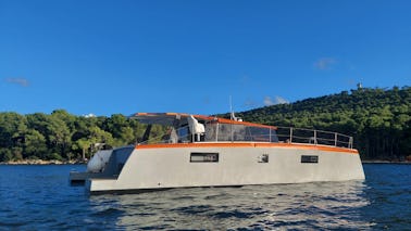 Bareboat Luna 49 Cruising Power Catamaran in Split, Croatia 