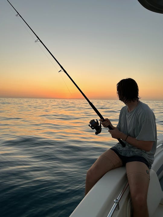 Plongez avec tuba, banc de sable et pêchez sur une console centrale Cobia 28