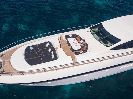 Alquiler de un mega yate de lujo Mangusta de 130 pies en Ibiza con conserje 💎 Illes Balears