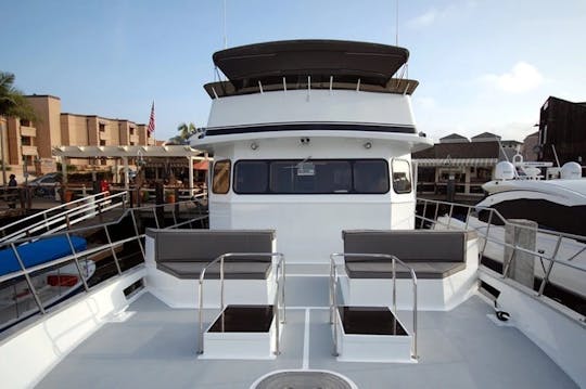 Yacht de fête Willard de 65 pieds pouvant accueillir 32 personnes à Newport Beach, en Californie