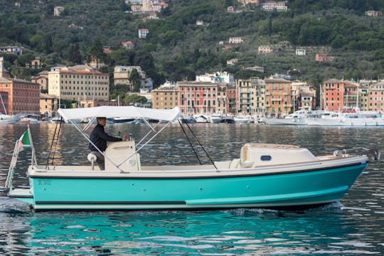 8-People Nelson 24' Margherita Center Console for Rent in Portofino, Italy