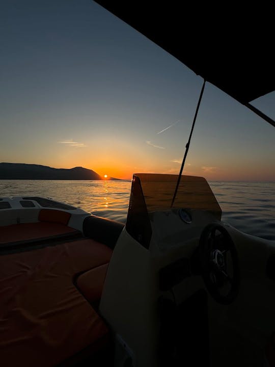Hire Santorini RIB For 7 Guests