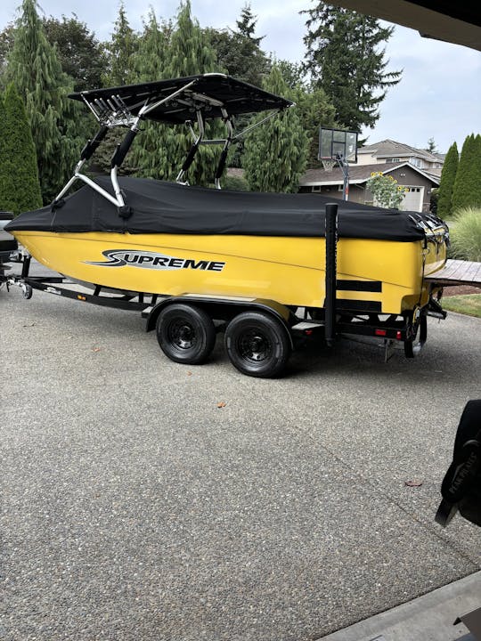 2004 v-208 supreme Ski/Surf Boat