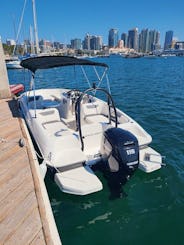🚤 *NEW LISTING* Explore San Diego Bay on a Bayliner E18! 🌞🌊
