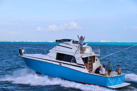Fishing Tour Bertram 35ft in Cancún, Quintana Roo