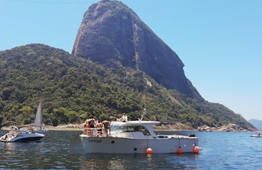 Tour in Rio de Janeiro with Up to 22 Guests Aboard 