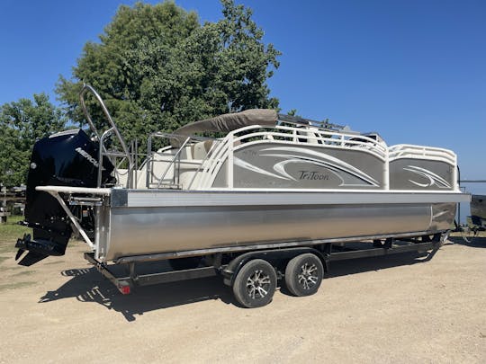 CHECK this OUT!!! This 23ft JC Tritoon shines above other rentals