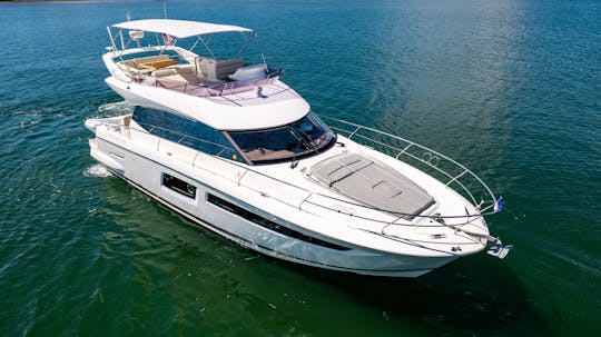 Prestige Yacht 500 Fly + Tapete flutuante de 52 pés + Piscina flutuante