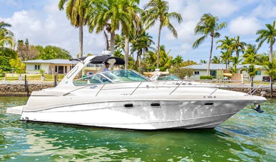 45ft Four Winns Motor Yacht. 1 Free hour or $150 Off 🏖 From Monday thru Friday!