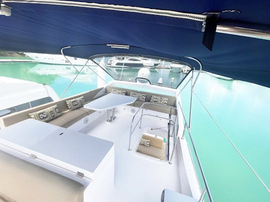 Majesty 55 - O iate de luxo contemporâneo mais fabuloso e elegante de Phuket