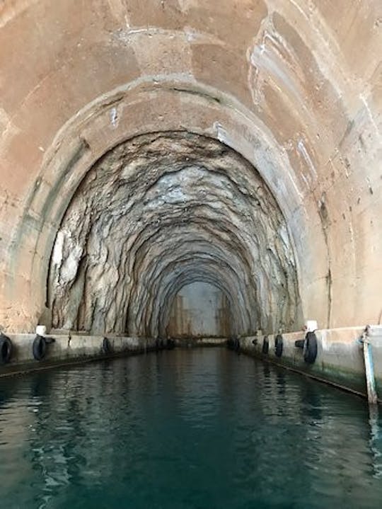 Explorez la magnifique grotte bleue en 3 heures de visite