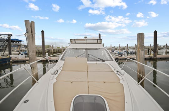 New Luxury Yacht w/Fly-Bridge, Sunpads, Fits 12 People Pickup Highlands NJ / NYC