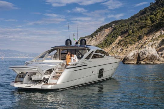 VIP YACHTING EXPERIENCE 70' PERSHING YACHT