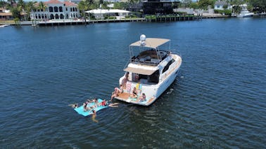 Profitez de votre journée sur le yacht de luxe Rodman de 44 pieds !