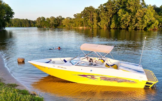 20ft Baja Performance Cruiser for Tubing and Wakeboarding at Lake Conroe!!