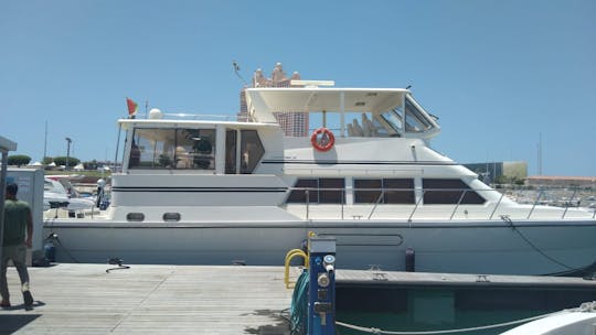 50ft Luxury Motor Yacht in Abu Dhabi for 10 Guests!