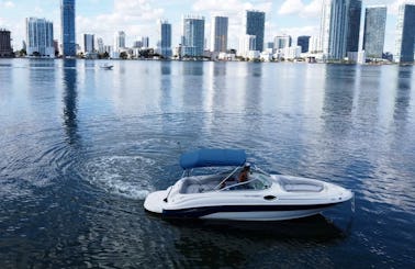  26’ SEA RAY SUNDECK for 11 people, In Miami, Florida 🛥