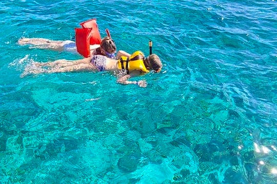 Sea tours in nassau bahamas snorkelling, swimming pigs,beach time ,seightseeing