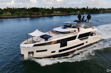 ¡Oferta definitiva! Yate Sirena de 88 pies en alquiler en Miami, Florida.