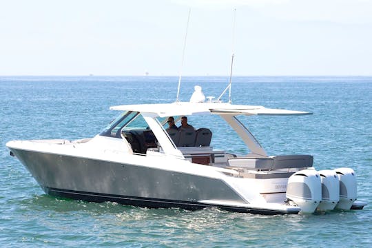 Sport Fast Cruiser Tiara 38 in Puerto Vallarta