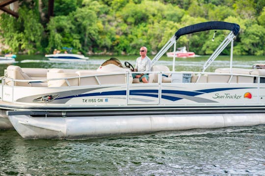 27ft Sun Tracker Tritoon on Lake Austin *Only Lake Austin*