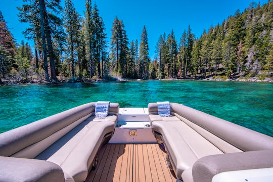 Bayliner 25ft Luxury Pontoon Charter in South Lake Tahoe
