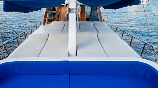 Desfrute de passeios privados diários ou semanais curtos a bordo do belo gulet em Bodrum