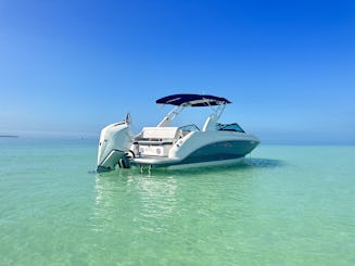 Bares de areia salgada em Key West SeaRay 250 