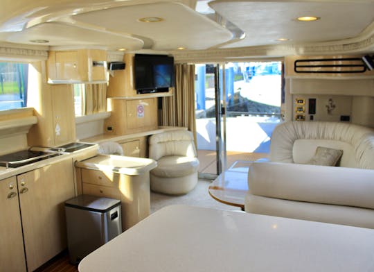 Sea Ray Sedan Bridge 52'